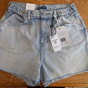 Levi's Cinched Tab Denim Short (NWT)
